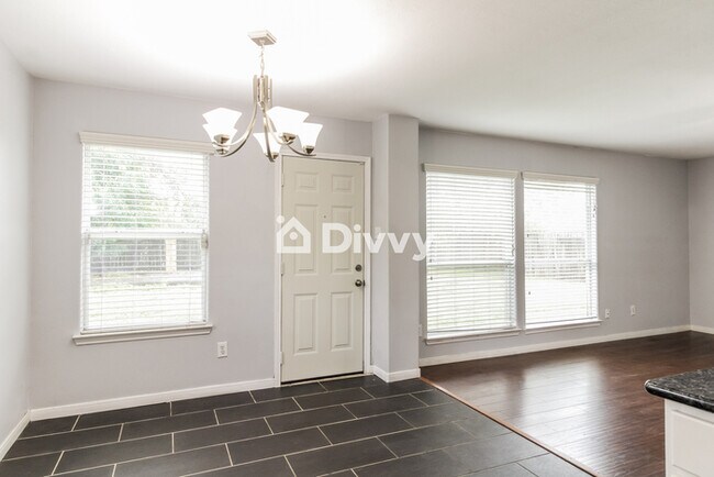Building Photo - 5410 McKinley Ct