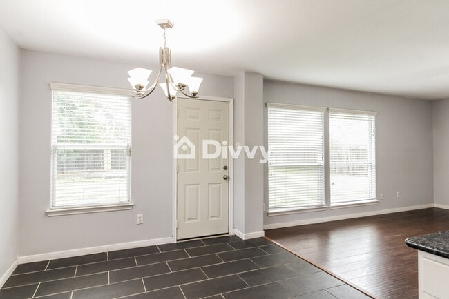 Foto del edificio - 5410 McKinley Ct