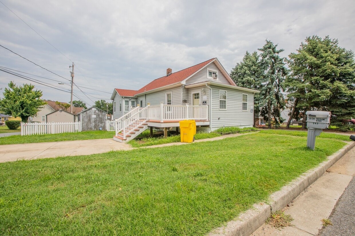 Primary Photo - Lovely 3 BR/3 BA Single-Family Home in Bal...