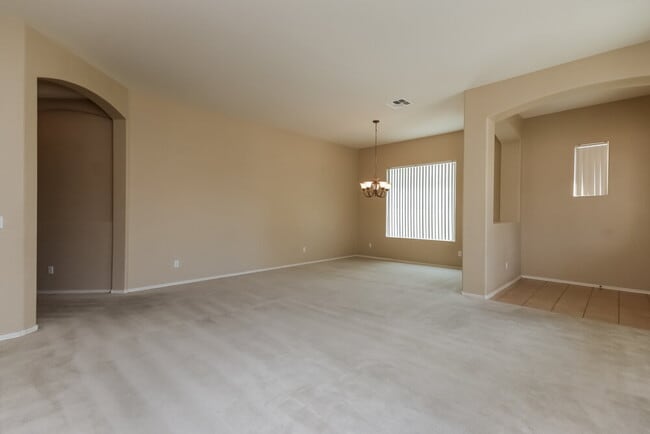 Building Photo - 2107 S Sabrina