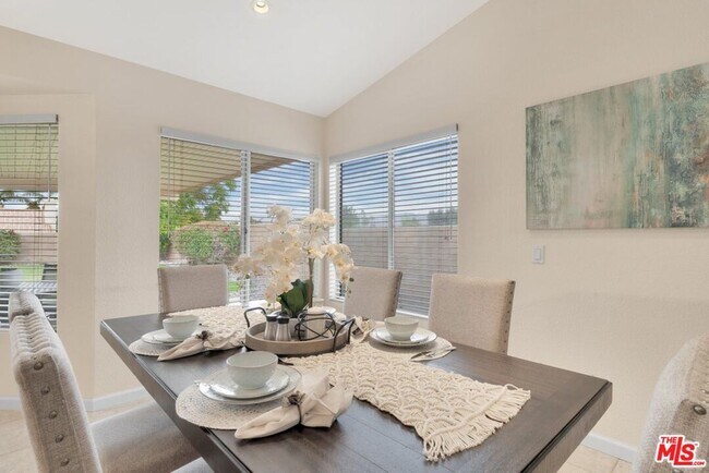 Building Photo - 78880 Sanita Dr