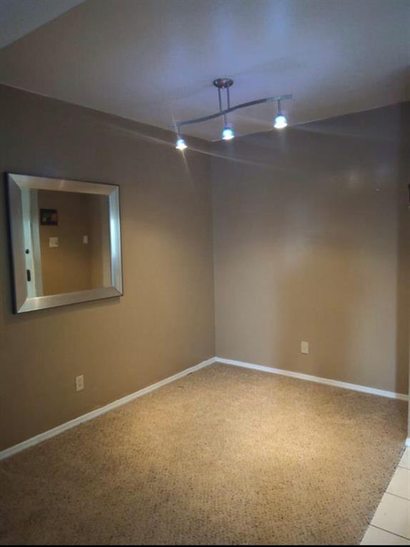 Building Photo - 206 Plaza Verde Dr