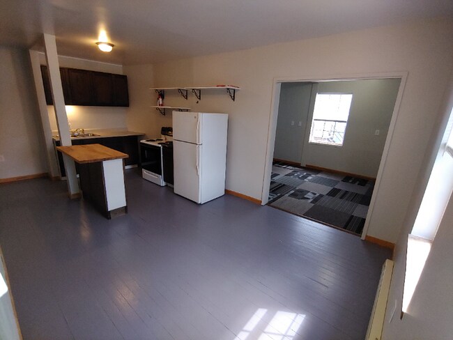 Foto del edificio - 21 N Main St