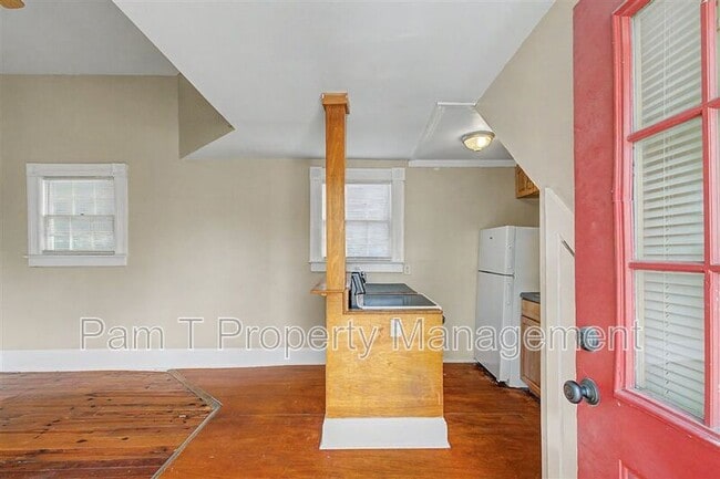 Building Photo - 124 E Henry St
