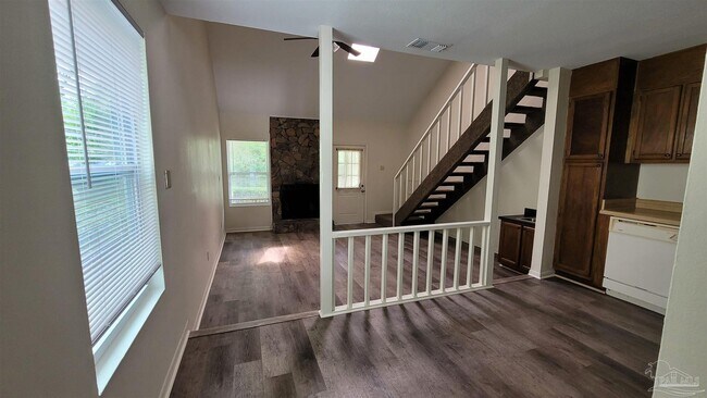 Building Photo - 7215 Lago Vista Ct