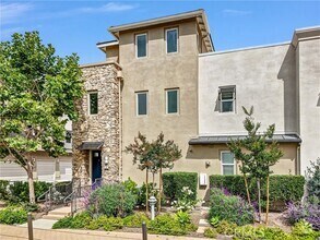 Building Photo - 40 Meridian Dr