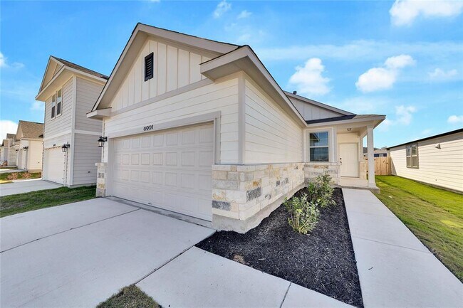 Building Photo - 6901 Smarty Jones Ln