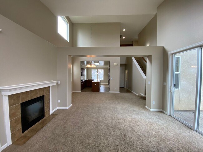 Foto del edificio - Very nice NW Visalia house in gated community