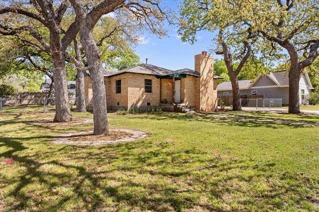 Foto del edificio - 201 E 3rd St