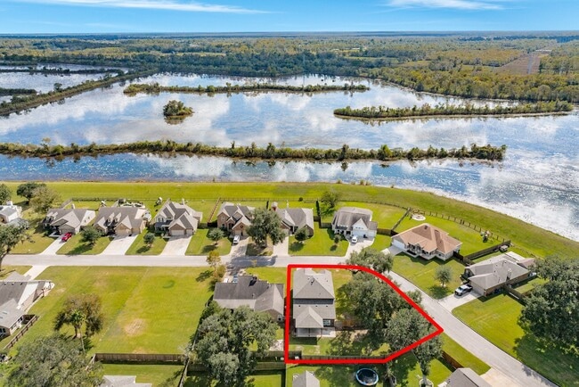 Foto del edificio - 252 Twin Lakes Blvd W