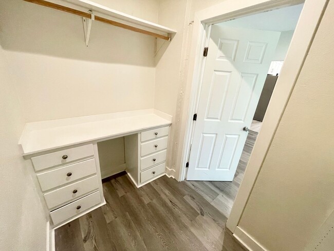 Building Photo - ***1 Bed 1 Bath apartment in the most desirable part of Pasadena***