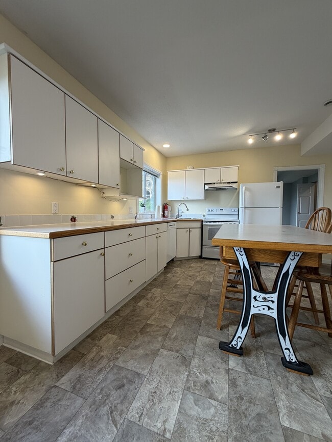 Building Photo - 2695 St Gallen Way