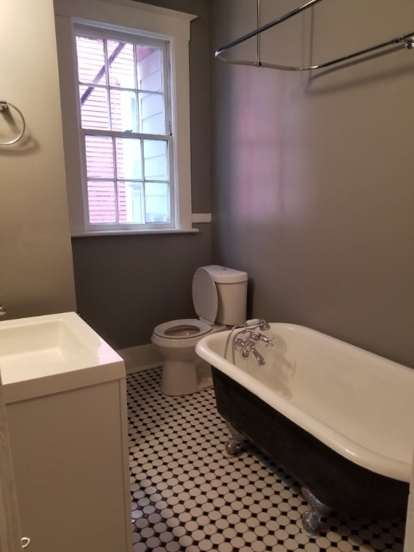 Building Photo - 900 E Park Ave