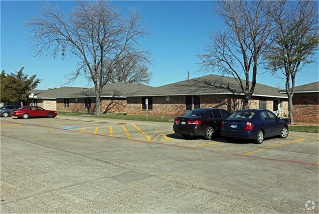 Building Photo - 1488 May Rd Cir