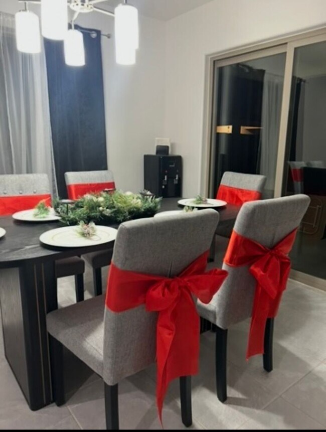 Foto del edificio - Spacious four bedroom home in the desirable Northeast Heights