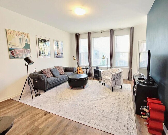 Foto del edificio - 2500 Normandy Rd