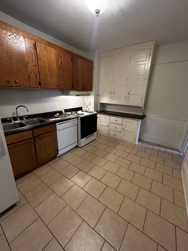 Cocina - 410 5th St NE