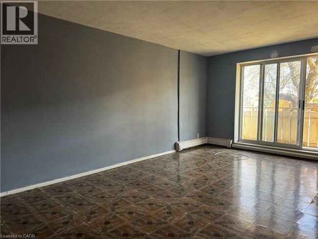 Building Photo - 269 Parkdale Ave N