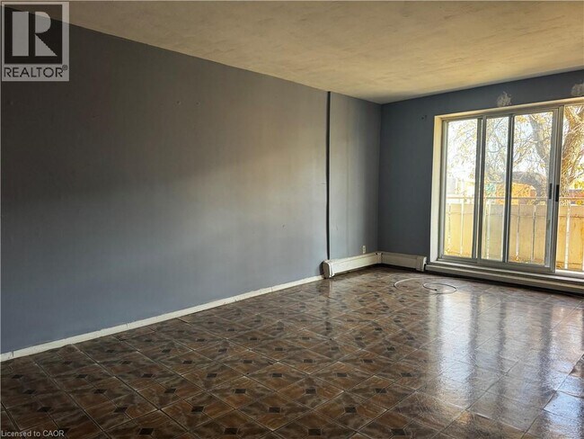 Photo du bâtiment - 269 Parkdale Ave N