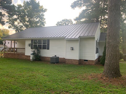 Building Photo - 487 Bruce Rd