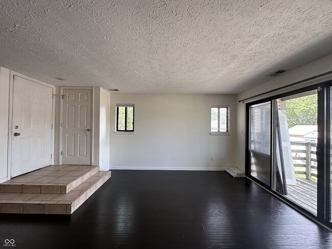 Building Photo - 2912 Eagles Crest Cir