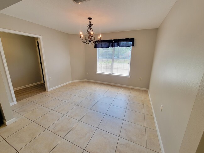Building Photo - 7288 Mossy Oaks Ct