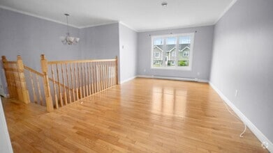 Building Photo - 60 Hopedale Crescent