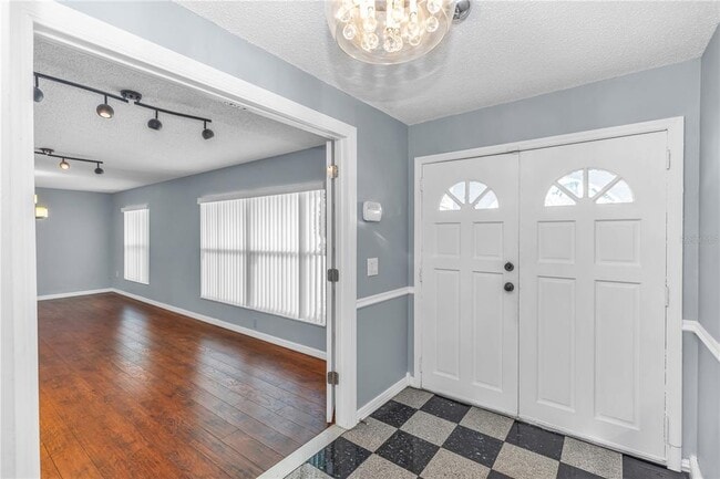 Foto del edificio - 8315 Village Green Rd