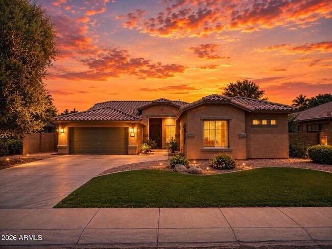 Building Photo - 4424 E Palmdale Ln