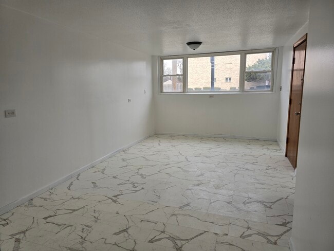 Building Photo - 5221 W 87th St