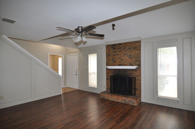 Foto del edificio - Welcome to this charming 3-2-2 in a quiet ...