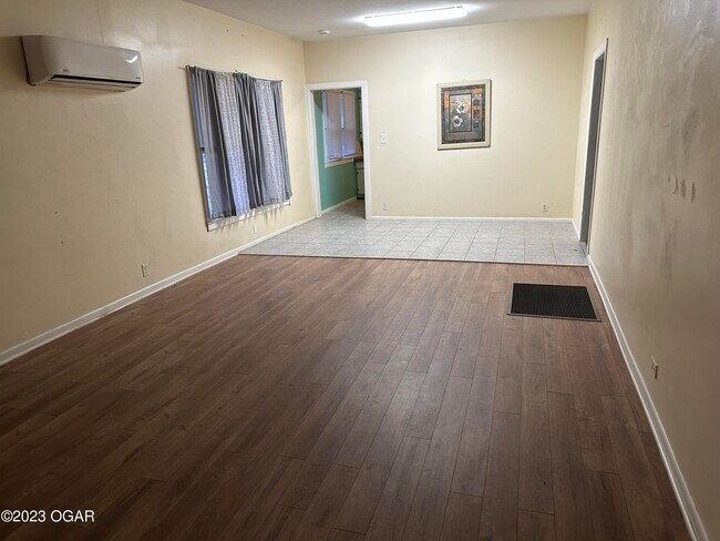 Foto del edificio - 2106 S Joplin Ave