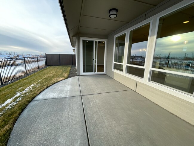 Building Photo - 2273 E Valensole St
