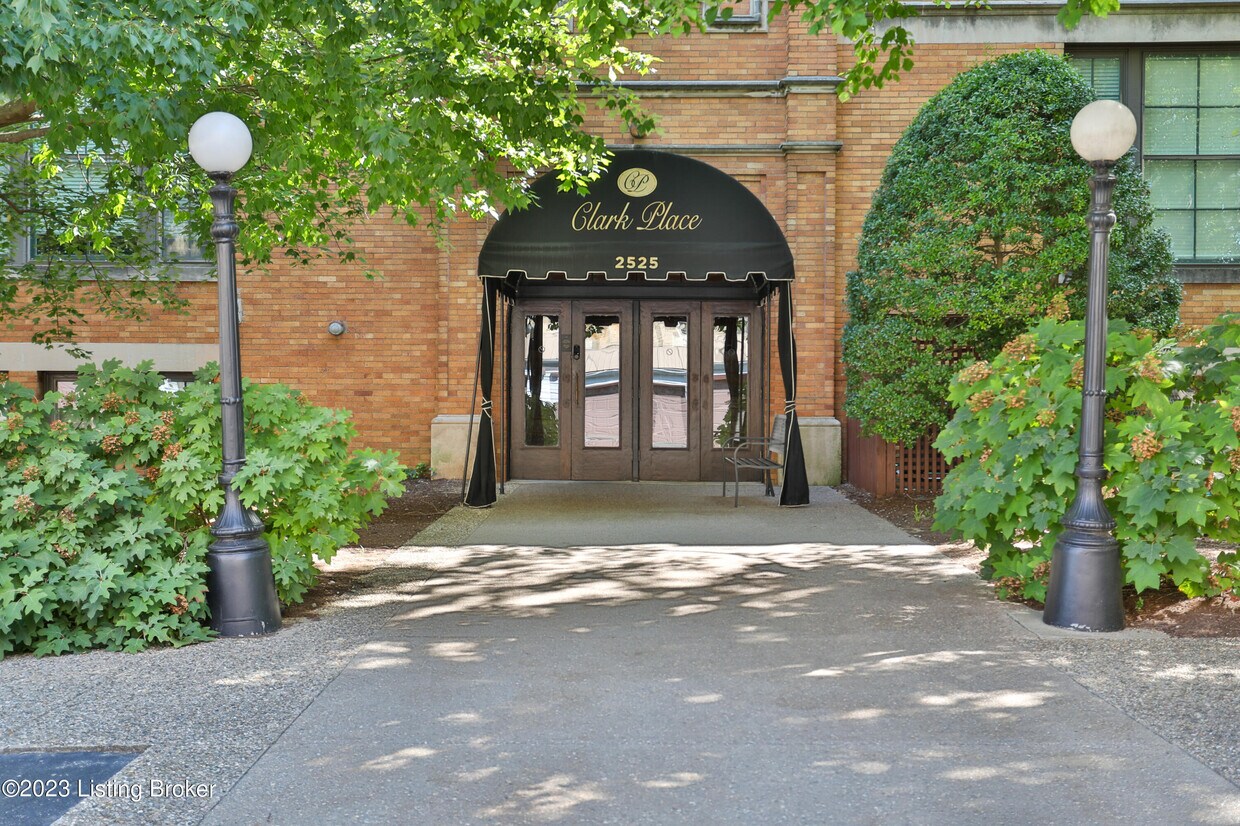 Foto principal - 2525 George Rogers Clark Pl