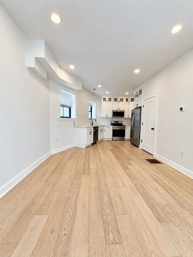 Foto del edificio - Rooftop Deck Living in Fishtown — Spacious 3-Bed, 2-Bath Home for Rent