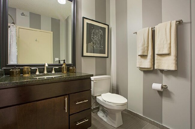 Building Photo - 340 E Ontario St