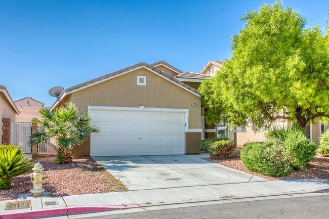 Building Photo - 3 Bedrooms Single Story Home with Covered ...