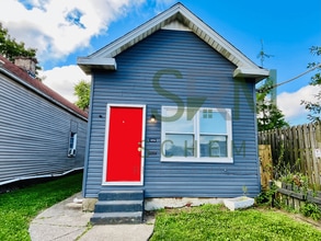 Building Photo - 1770 W Oak St