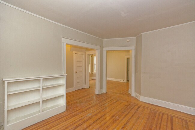 Hallway - 12 Barclay St