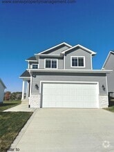 Building Photo - 3065 Fairfield Dr