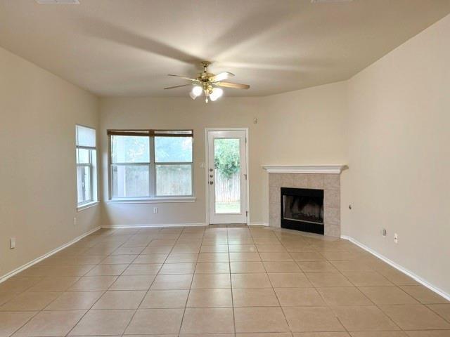 Foto del edificio - 908 N Creek Blvd