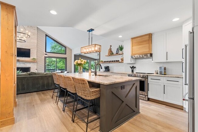 Building Photo - Niblick on Norman