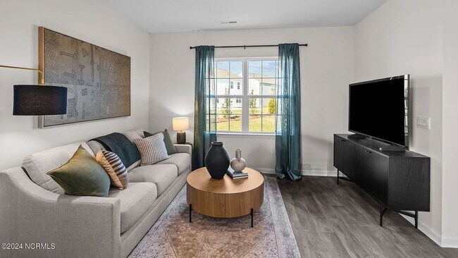 Building Photo - 3405 Sedge Dr