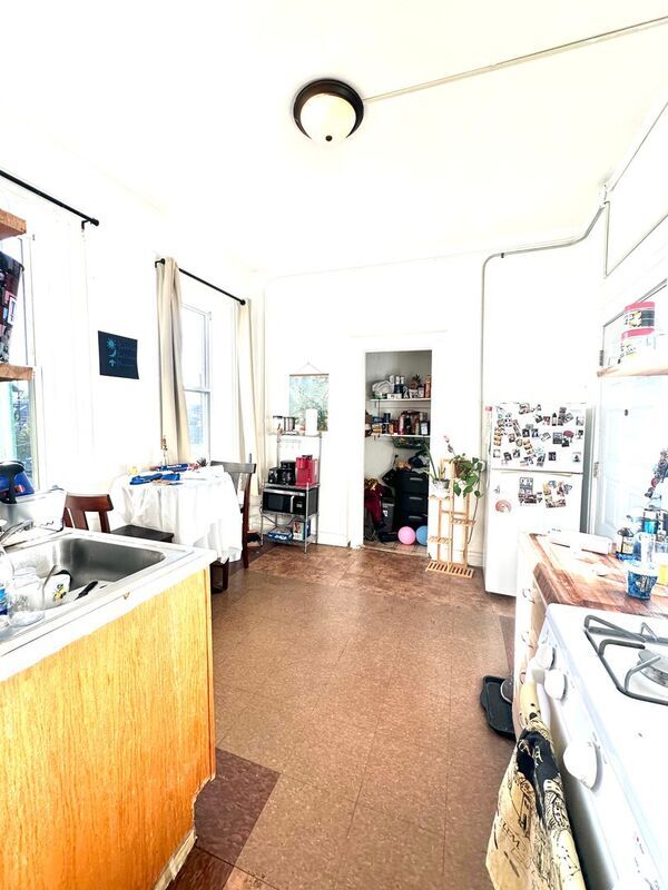 Foto del edificio - 1325 W 18th St