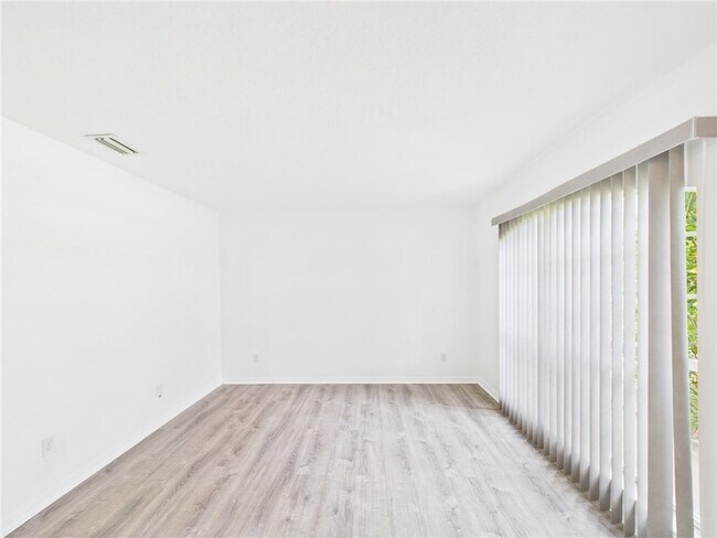 Foto del edificio - 8135 100th Ave