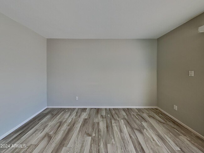 Foto del edificio - 5119 W Cortez St