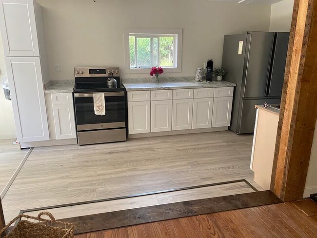 Foto del edificio - Charming 3-Bedroom Home in the Heart of Th...