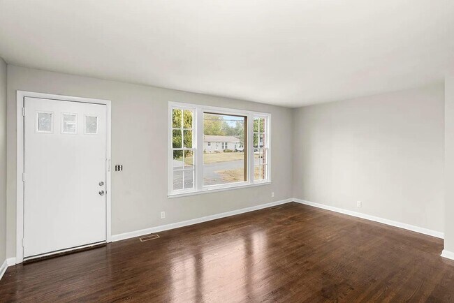 Photo - 3214 Doverside Dr House