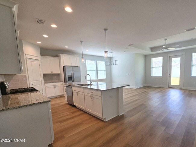 Building Photo - 427 Foxtail Wy