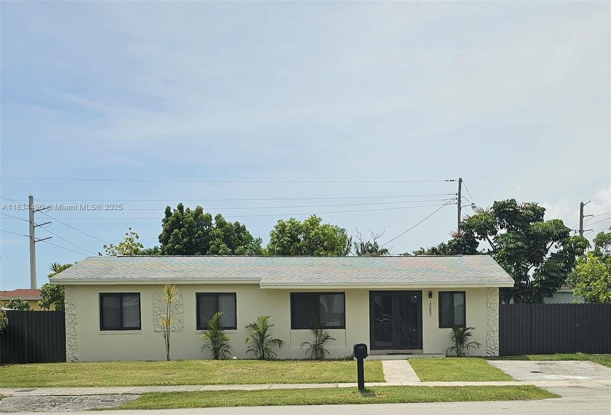 Primary Photo - 10680 SW 146th St